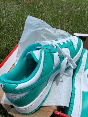 Nike Jade & White Low Retro BTTYS MEN 9.5